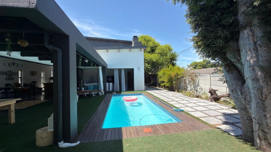 5 Bedroom Property for Sale in Elim Western Cape